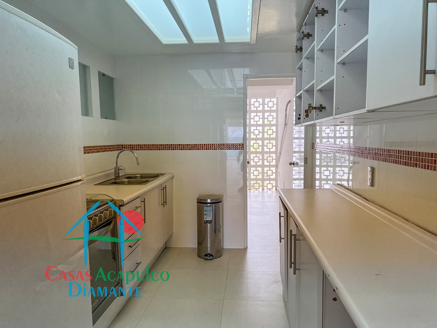 Velero y Galeón Velero PH A1 - Cocina 1